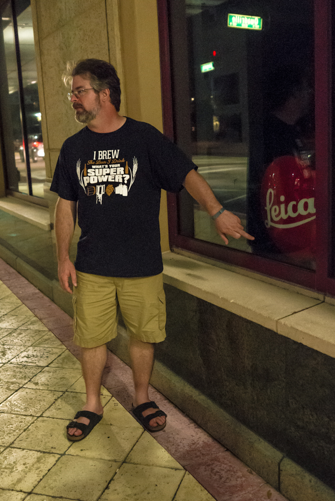 This man hates Leica. I guess it may have turned into a violent encounter if he saw me shooting him the with X1!